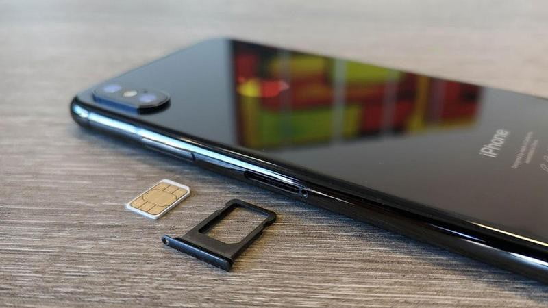 Apple Bakal Hilangkan Slot SIM Card Fisik