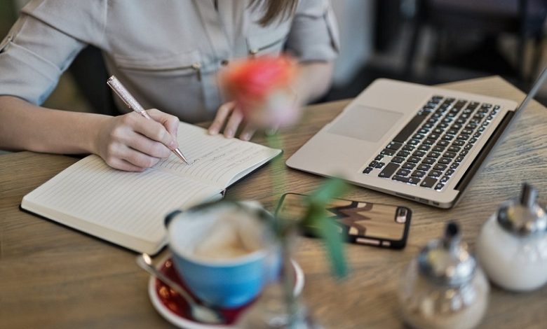 Kerja Content Writer, Tips dan Strategi Sukses di Dunia Digital Ilsutrasi Kerja Content Wroter Sumber GLINTS