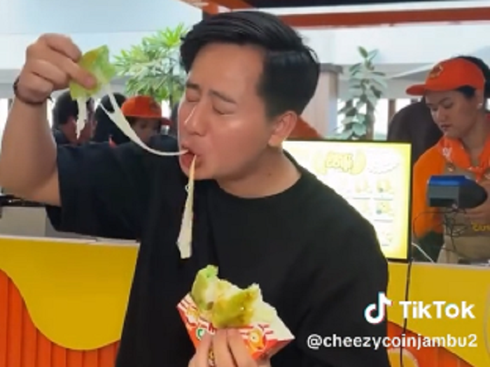 Menicipi Korean Coin Pancake di Bogor, Jajanan Viral dengan Keju Lumer di Plaza Jambu Dua Cheezy Coin 2
