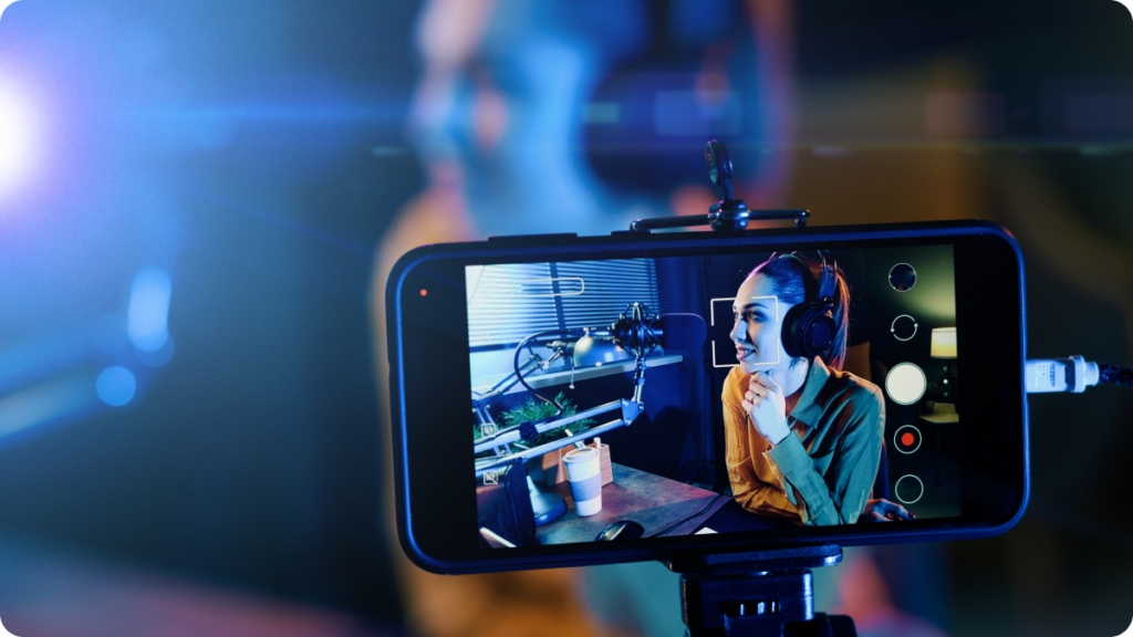 Ilustrasi Merekam Aktivtas Untuk Konten Youtube Sumber cloudfront dot net